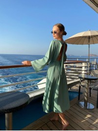 Легка сукня міді з відкритою спинкою м'ятного кольору 32560