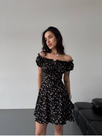 Легка сукня міні з розрізом чорного кольору 32582