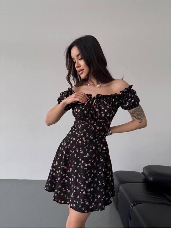 Легка сукня міні з розрізом чорного кольору 32582