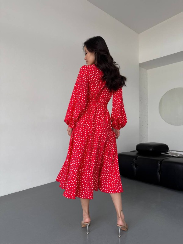 Легка сукня міді на запах у горох червоного кольору 32584