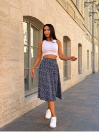 Легка спідниця міді на запах синього кольору 32625