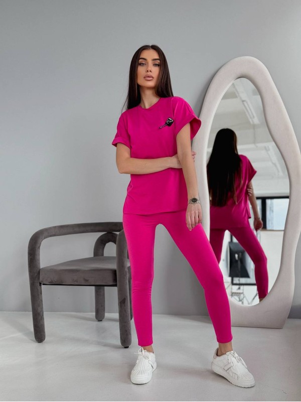 Жіночий повсякденний костюм (футболка+лосини) малинового кольору 32639
