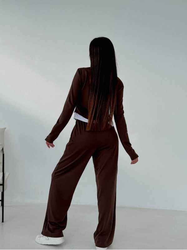 Жіночий прогулянковий костюм коричневого кольору 32655