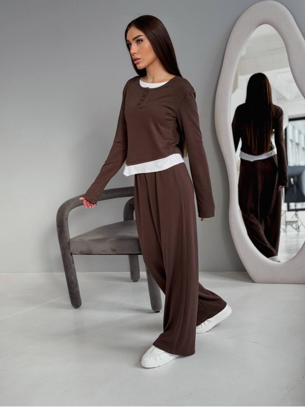 Жіночий прогулянковий костюм коричневого кольору 32655