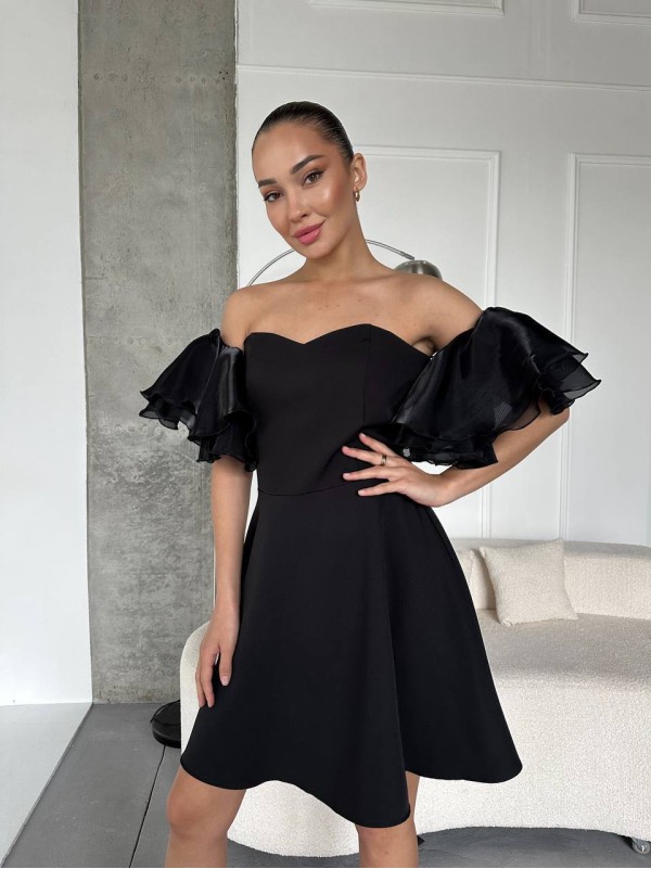 Сукня міні кльош з пишним рукавом чорного кольору 32660