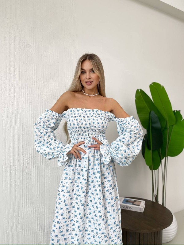 Довга муслінова сукня в блакитну квітку молочного кольору 32692