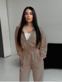 Жіночий спортивний костюм на змійці коричневого кольору 32696