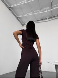 Жіночий легкий прогулянковий костюм коричневого кольору 32719