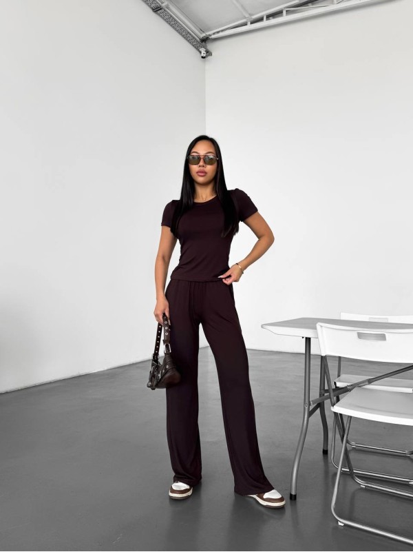 Жіночий легкий прогулянковий костюм коричневого кольору 32719