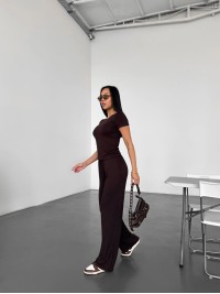 Жіночий легкий прогулянковий костюм коричневого кольору 32719