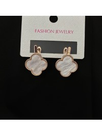 Сережки біла конюшина золотого кольору англійський замок 32809