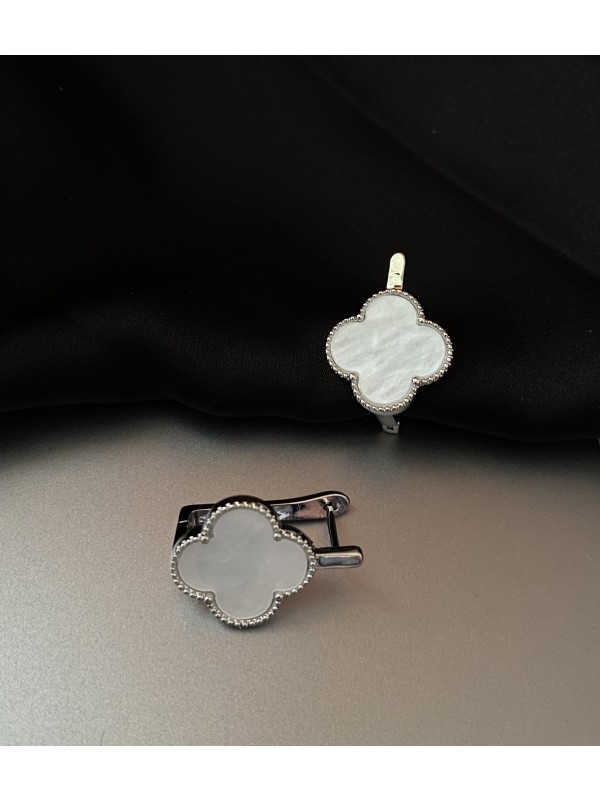Сережки біла конюшина срібного кольору англійський замок 32810