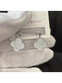 Сережки біла конюшина срібного кольору англійський замок 32810