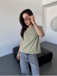 Однотонна базова футболка оливкового кольору 32858