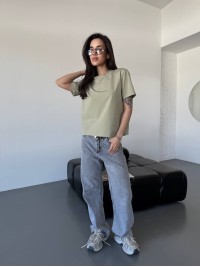 Однотонна базова футболка оливкового кольору 32858