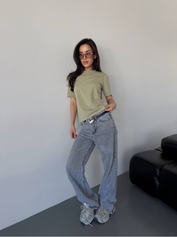 Однотонна базова футболка оливкового кольору 32858