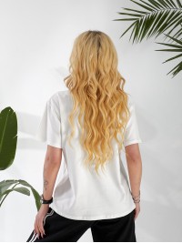 Жіноча футболка з вишивкой молочного кольору 32874