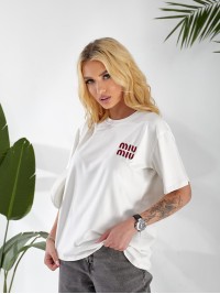 Жіноча футболка з написом молочного кольору 32875