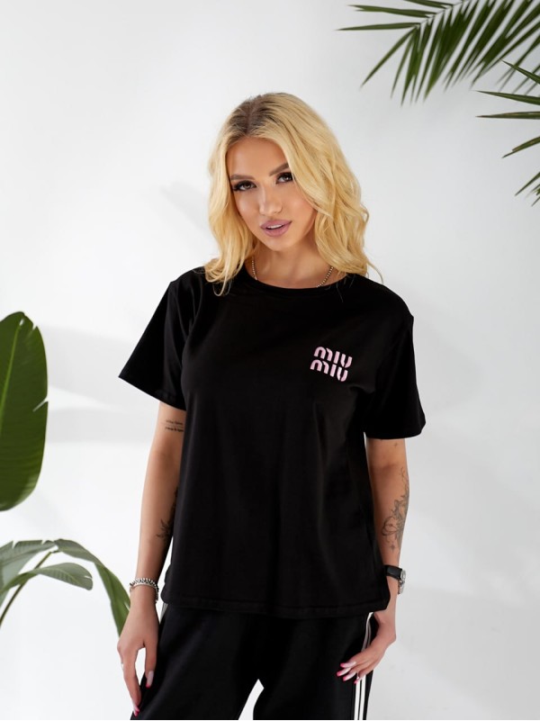 Жіноча футболка з написом чорного кольору 32876