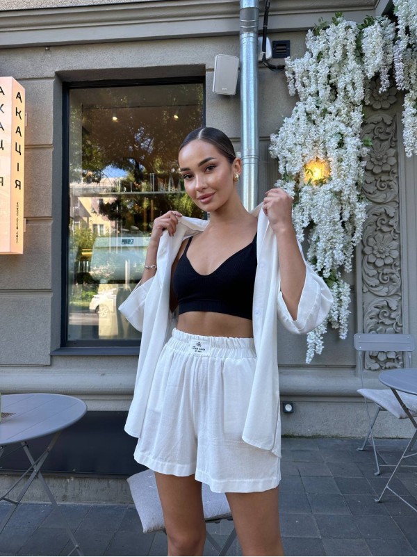 Жіночий повсякденний костюм з шортами молочного кольору 32897