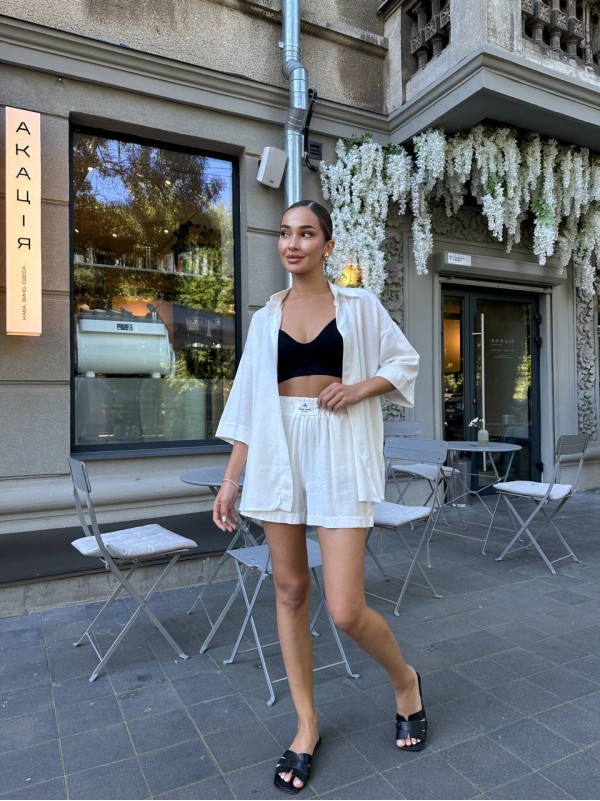 Жіночий повсякденний костюм з шортами молочного кольору 32897