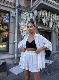 Жіночий повсякденний костюм з шортами молочного кольору 32897