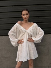 Муслинова сукня міні з рукавом молочного кольору 32901