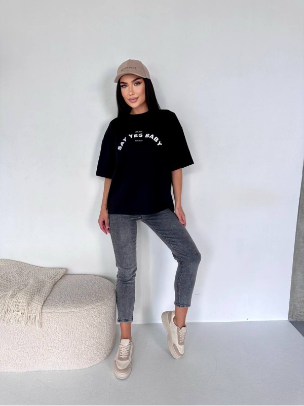 Базова жіноча футболка з написом чорного кольору 32911