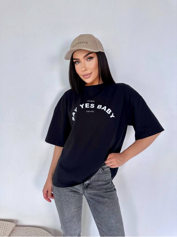 Базова жіноча футболка з написом чорного кольору 32911