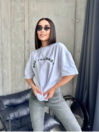 Базова жіноча футболка з написом молочного кольору 32912