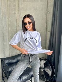 Базова жіноча футболка з написом молочного кольору 32912