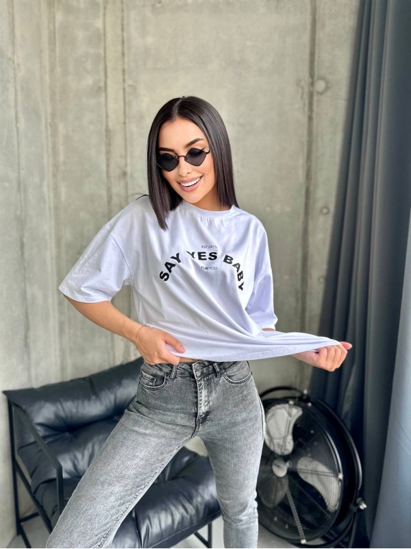 Базова жіноча футболка з написом молочного кольору 32912