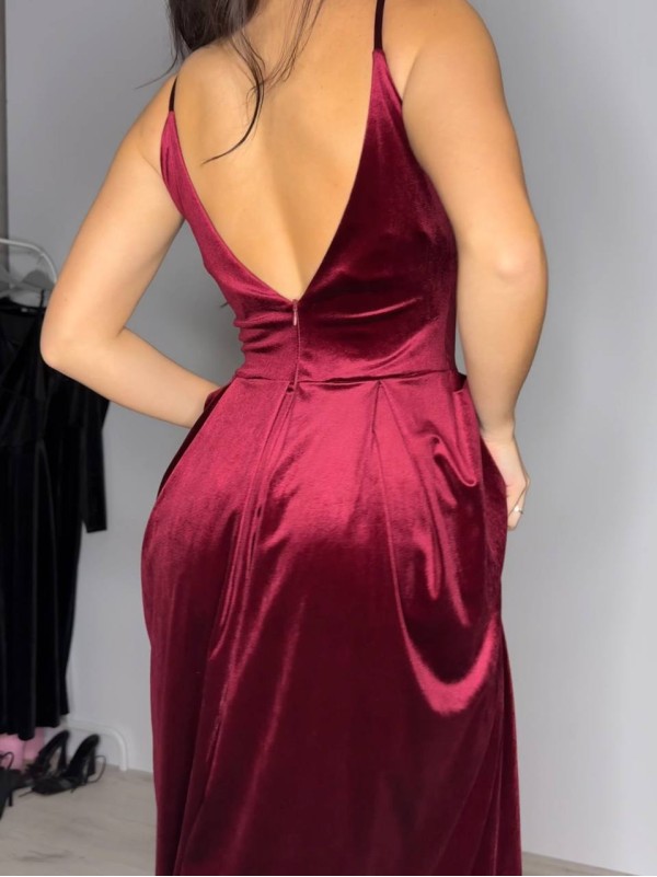 Вечірня оксамитова сукня на бретельках бордового кольору 32950