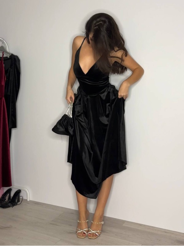 Вечірня оксамитова сукня на бретельках чорного кольору 32951