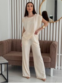 Жіночий повсякденний костюм бежевого кольору 32965