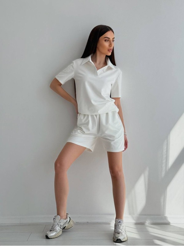 Жіночий літній костюм молочного кольору 32968