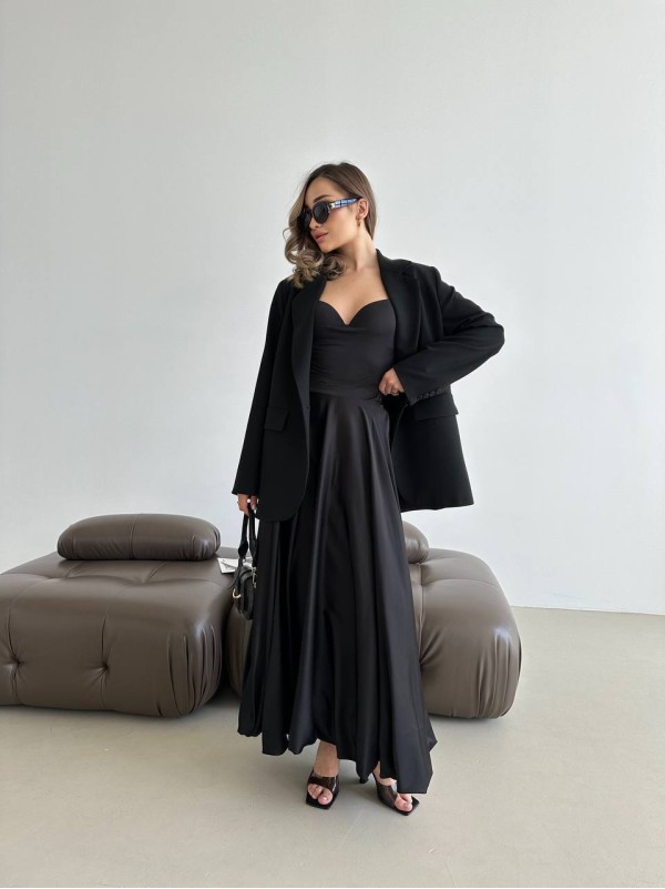 Довга шовкова спідниця чорного кольору 32980
