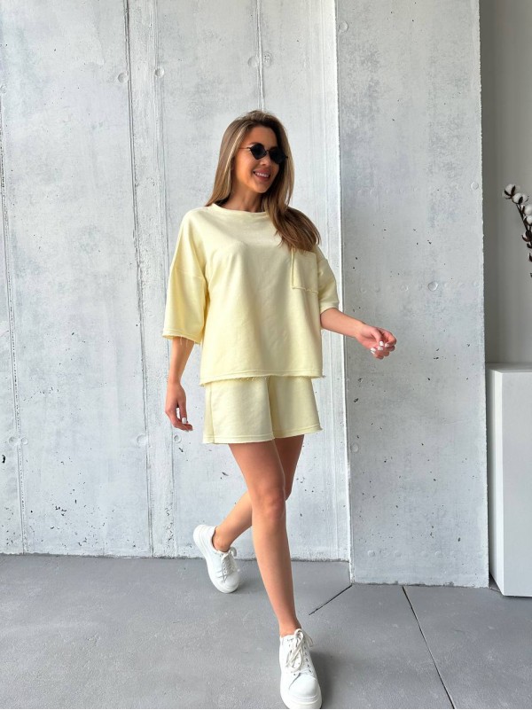 Жіночий літній спортивний костюм молочного кольору 32990