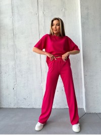 Жіночий прогулянковий костюм малинового кольору 33002