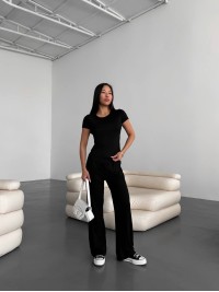 Жіночий легкий прогулянковий костюм чорного кольору 33003