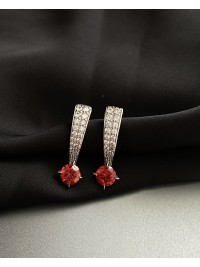 Сережки з червоним каменем срібного кольору 33036