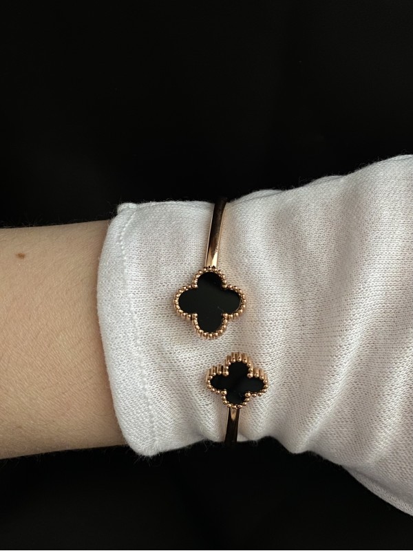 Браслет - манжет дві Конюшини золотого кольору 33050