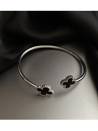 Браслет - манжет дві Конюшини срібного кольору 33051