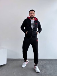 Чоловічий спортивний костюм на змійці чорного кольору 33062