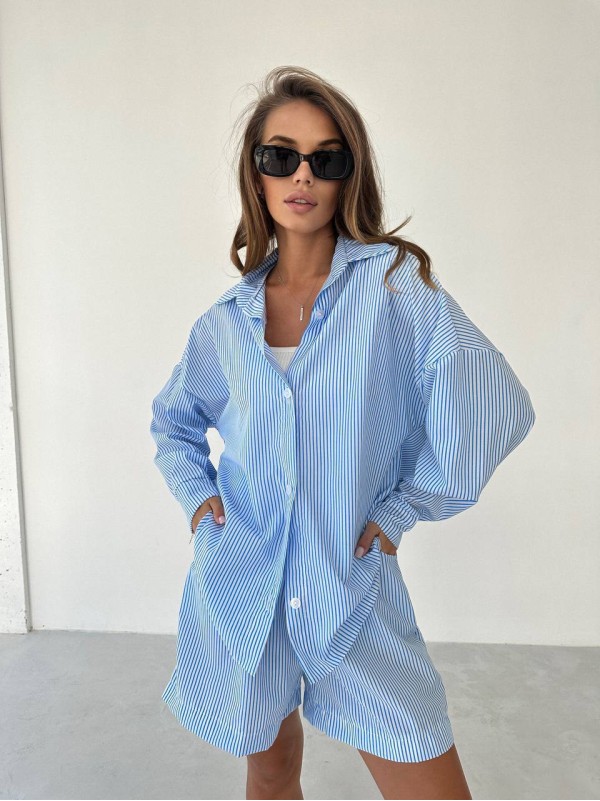 Бавовняний літній костюм в смужку блакитного кольору 33074