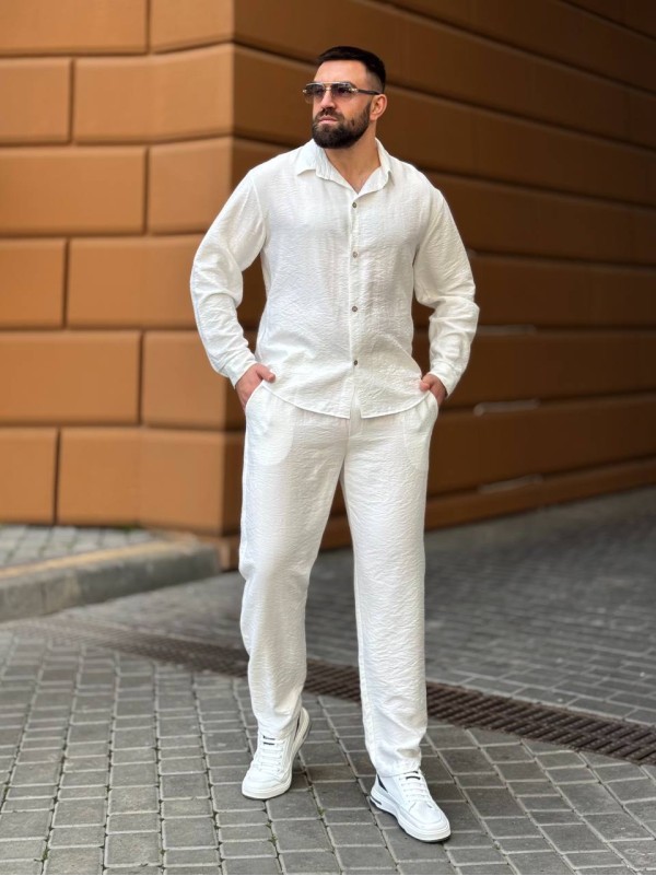 Чоловічий брючний костюм молочного кольору 33080