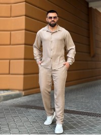 Чоловічий брючний костюм бежевого кольору 33081