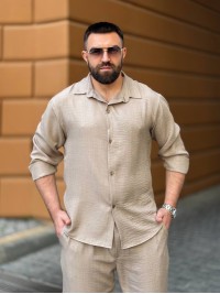 Чоловічий брючний костюм бежевого кольору 33081