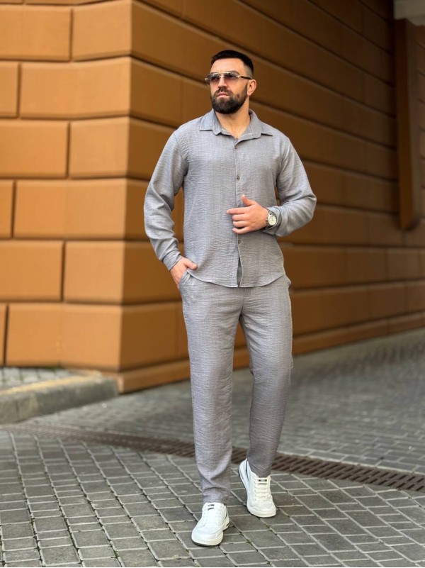 Чоловічий брючний костюм сiрого кольору 33083