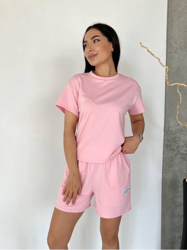Жіночий літній костюм із шортами рожевого кольору 33096